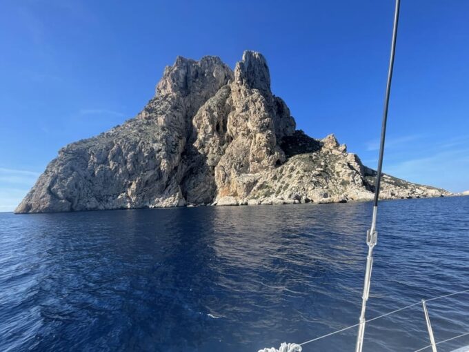 EXCURSION IN PRIVATE BOAT TO ES VEDRA & BEST CAVES OF IBIZA - Activity Duration