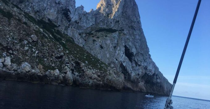 EXCURSION IN PRIVATE BOAT TO ES VEDRA & BEST CAVES OF IBIZA - Cala Bassa Stop