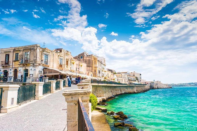 Excursion - Syracuse Greek Theater and the Island of Ortigia. - Questions and Assistance