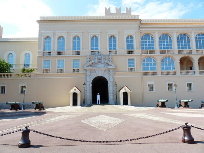 Excursion to Eze and Monaco: Half Day Shared Tour 5h - Visiting the Oceanographic Museum