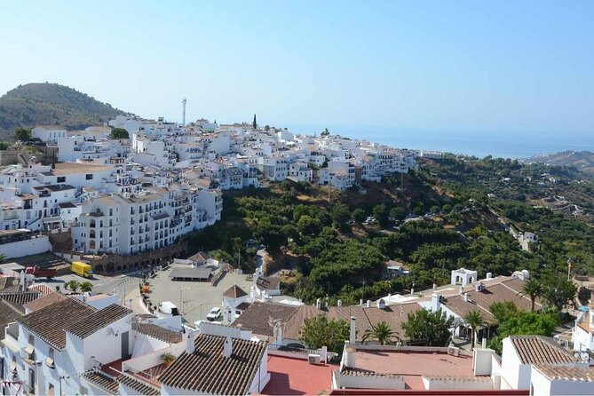 Excursion to Nerja & Frigiliana. - Communication With Operator
