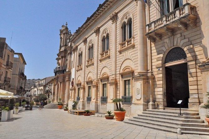 Excursions Tour of the 4 Baroque Cities of the Val Di Noto - Accessibility and Participation