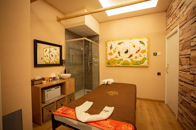 Exfoliating and Moisturizing Body Treatment of 60 Min in THAI MASSAGE ALURA - Relaxation and Rejuvenation Benefits