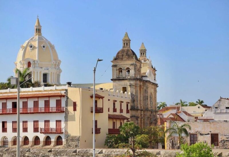 Exotic Yacht - Tour Through the Bay of Cartagena - Luxury Yacht Features