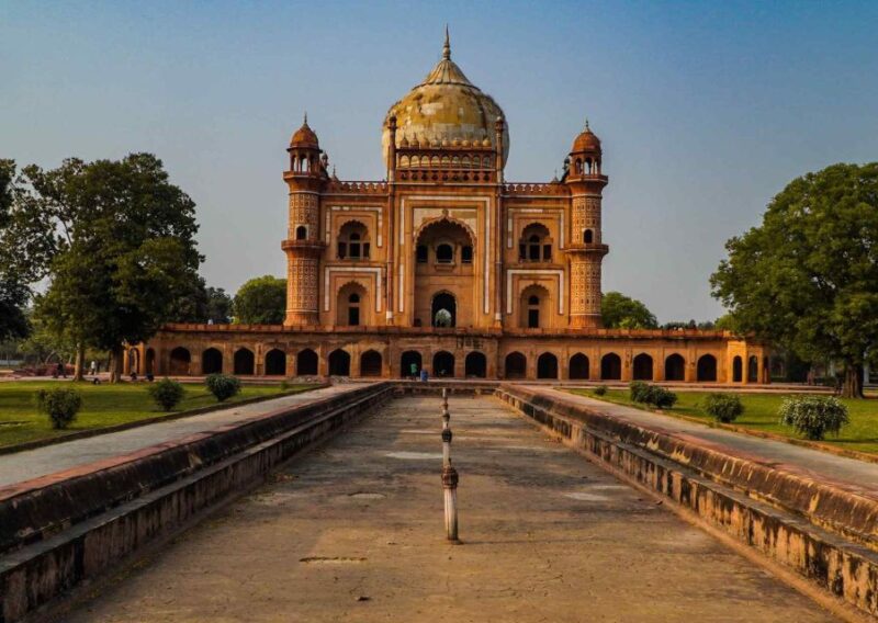 Experience 2 Hours Guided Spiritual Walking Tour of Delhi - Spiritual and Cultural Immersion