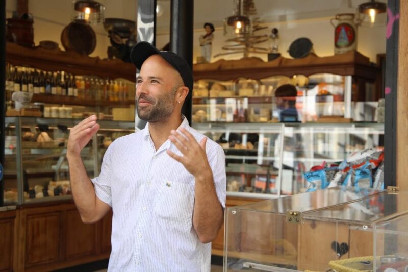 Experience a Farmers Market With an Ex-Chef & Sommelier - Breakfast at a Local Bakery