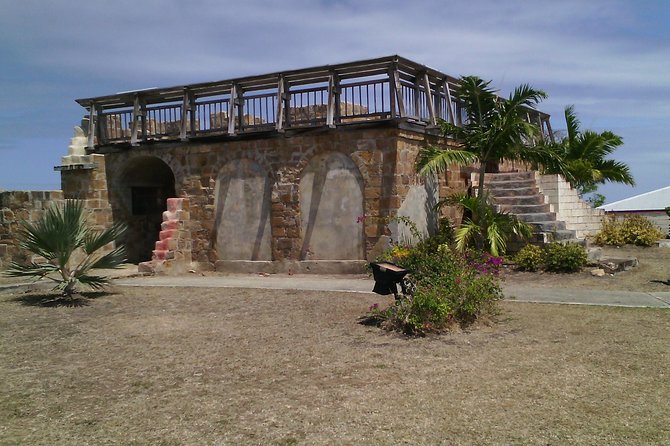 Experience Antigua ( 2 Persons and Above Only ) - Tasting Antigua Black Pineapple