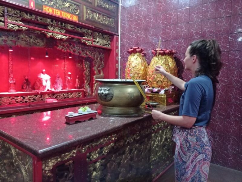 Experience Chinatown + 2 MOON CAKES FOR YOU + Cozy Lunch - Experience Highlights