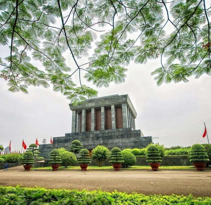 EXPERIENCE HANOI LUXURY CITY HALF-DAY TOUR (MORNING) - Key Points