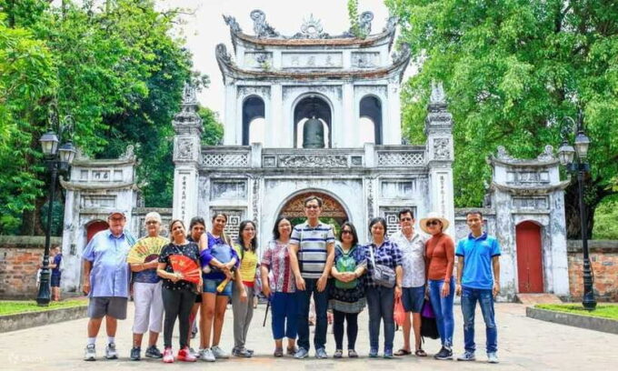 EXPERIENCE HANOI LUXURY CITY HALF-DAY TOUR (MORNING) - Explore the Ho Chi Minh Complex