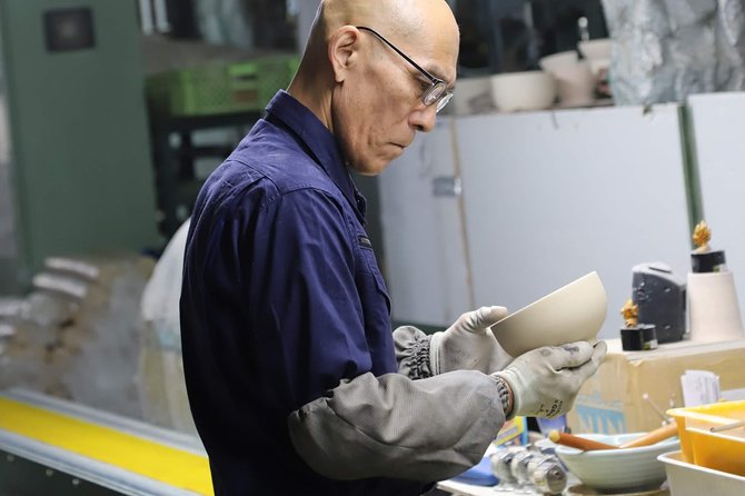 Experience Hasami Ware With Professionals ~ 400 Years History and Modern Daily Use Pottery ~ - Whats Included