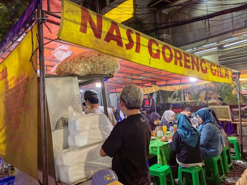 Experience Jakarta Street Food Scene With MRT Transportation - Key Points