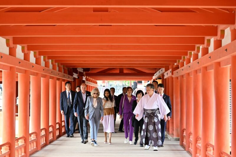 Experience Japan Tour & Projection Mapping in Hiroshima - Akushu Restaurant: Guided Tour and Lunch