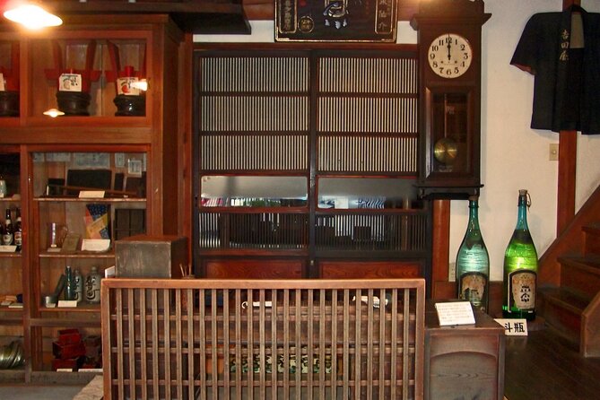 Experience Old Local Tokyo & Traditional Food in Yanaka Ginza - Exploring Unique Shops and Boutiques