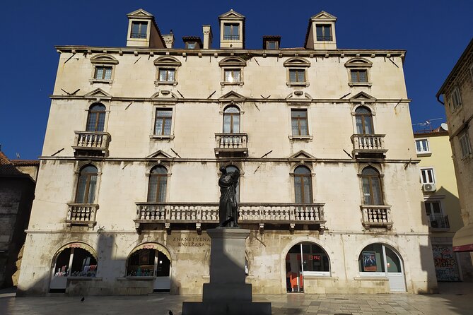 Experience Split With Local Professional Historian - Private - Operating Hours
