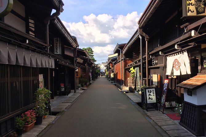 EXPERIENCE TAKAYAMA OLD TOWN & MORNING MARKETS in 1 Hour! - Accessibility and Transportation