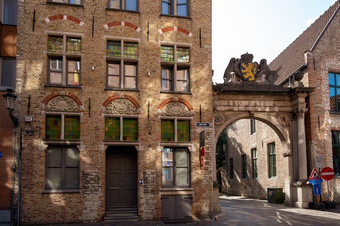 Experience the Best of Bruges on a Private Tour With Boat Ride - Engaging Local Guides