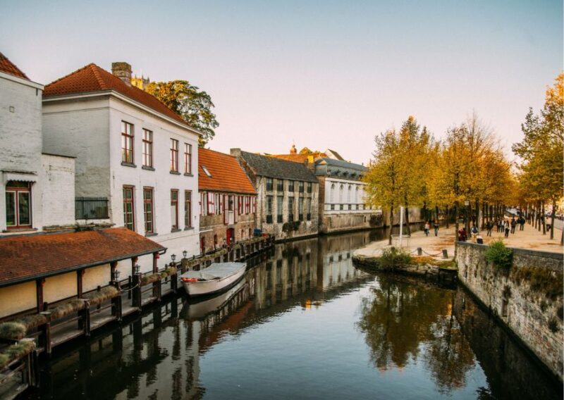 Experience the Best of Bruges on Private Tour With Boat Ride - Discover Medieval Buildings