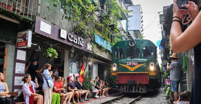 Experience Train Street With Local Food - Frequently Asked Questions