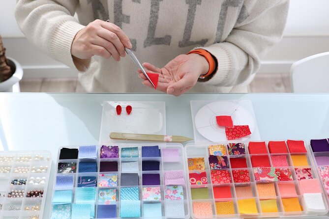 Experience Tsumami Zaiku and Making Wagashi in Tokyo - Discovering the Meeting Point