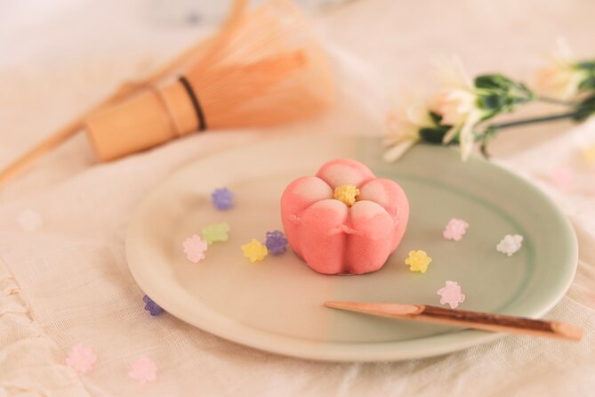 Experience Tsumami Zaiku and Making Wagashi in Tokyo - Participant Capacity and Rating