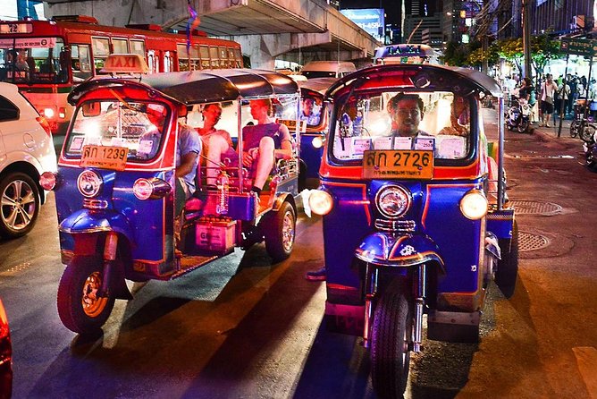Experience Typical Thailand at Night Including Streetfood Dinner & Foot Massage - Explore Bangkoks Chinatown