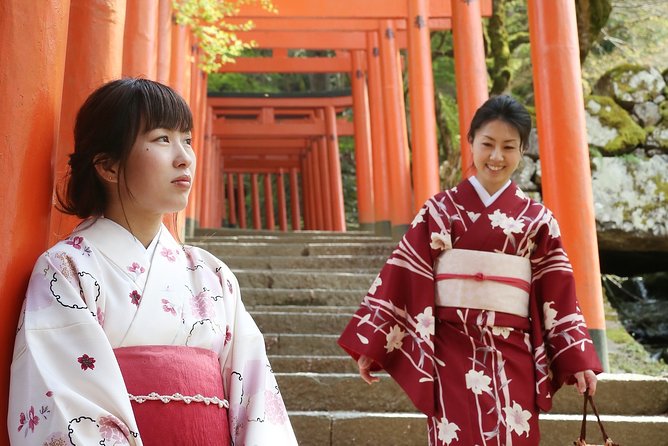 Experience With Kimono! Castle Town Retro Tour Local Tour & Guide - Location and Meeting Point
