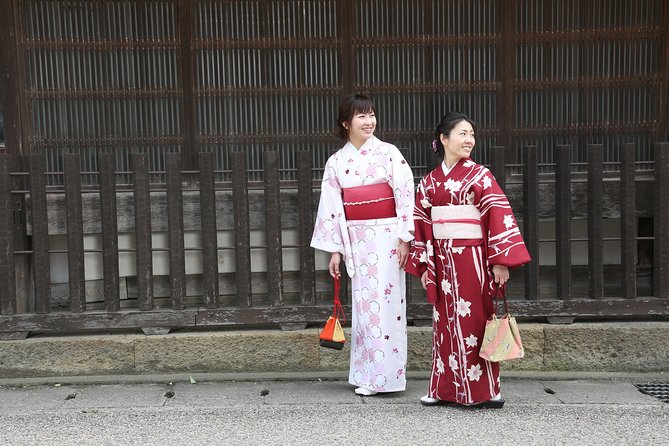 Experience With Kimono! Castle Town Retro Tour Local Tour & Guide - Exploring Izushis Castle Town Charm