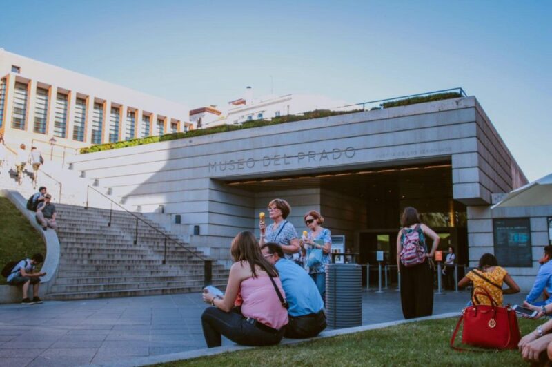 Exploration of Compostela Walking Tour for Families - Itinerary Breakdown
