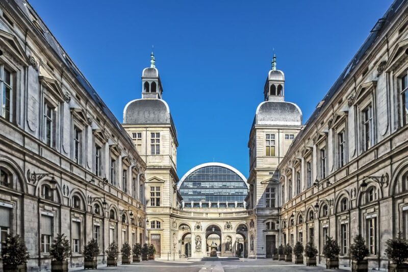 Exploration of Lyon Walking Tour for Couples - Les Traboules Du Vieux Lyon