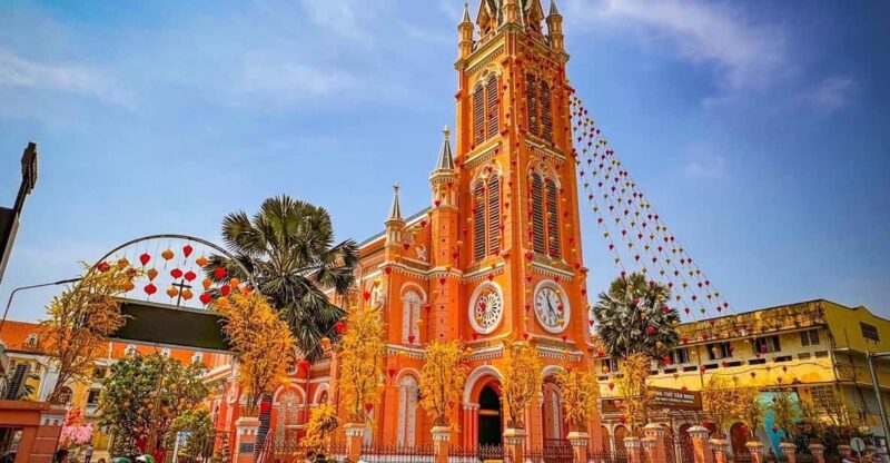 Explore 5 Districts In Ho Chi Minh City By Motorbike - Visiting Ho Thi Ki Flower Market