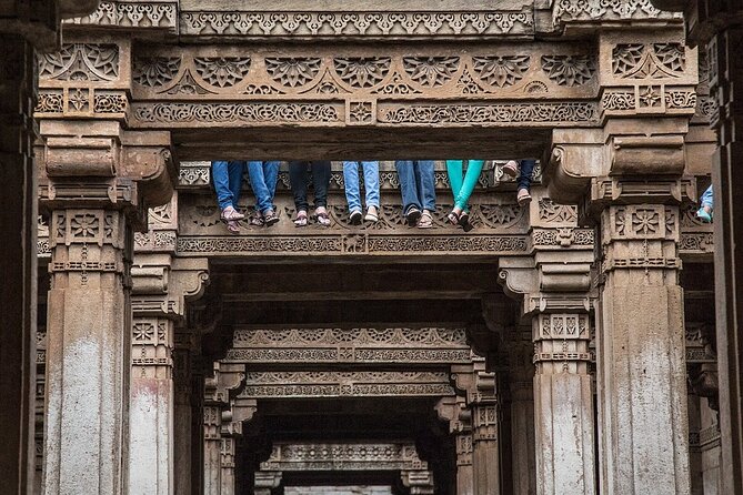 Explore Ahmedabad Spiritual Sites - a Private Tour With Akshardham Temple& Lunch - Spiritual Sites Exploration