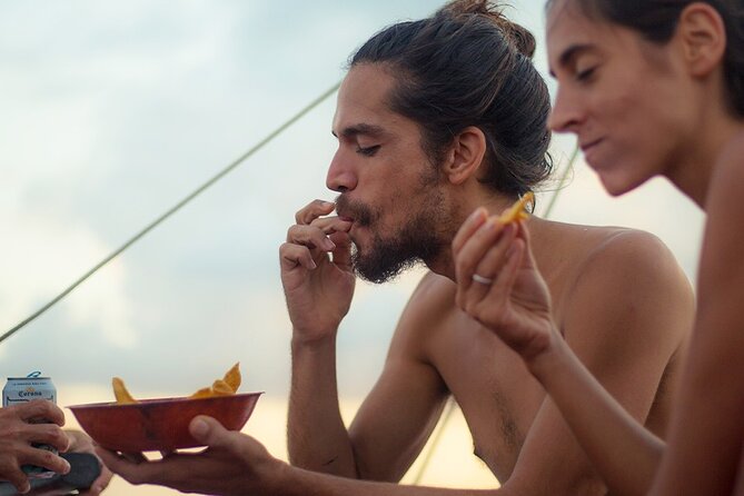Explore Bacalar Lagoon in Privacy and Comfort. Ideal for Couples and Families. - Discovering Hidden Gems