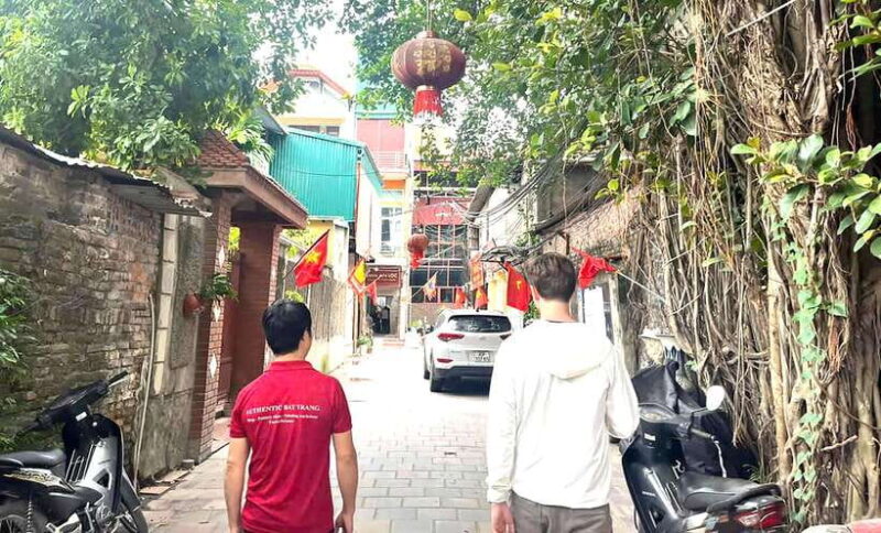 Explore Bat Trang Village & Ceramics Factories / Local Guide - Getting to Bat Trang Ceramic Village