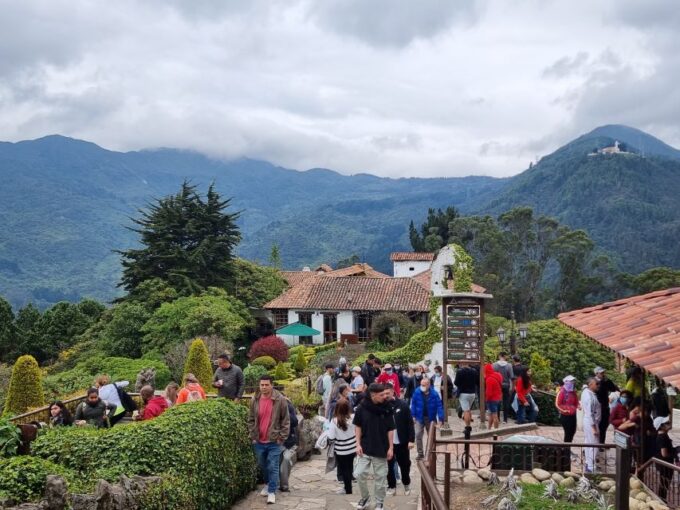 Explore Bogotas Historic Center and Monserrate in One Day - Cultural Experiences