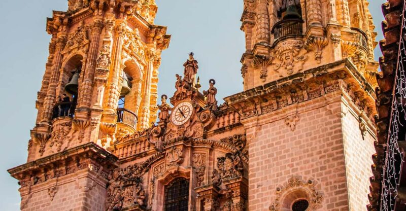 Explore Cacahuamilpa Caves and Colonial Taxco: A Unique Tour - Local Cuisine