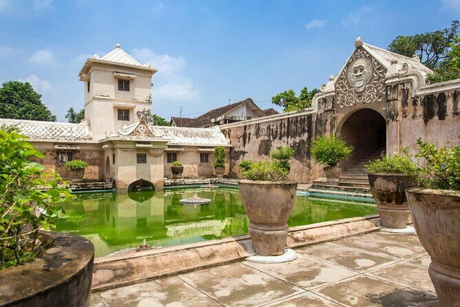 Explore City Tour from Yogyakarta - Key Points