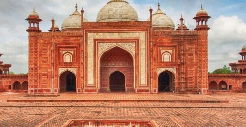 Explore Delhi City Tour With Guide - Qutub Minar