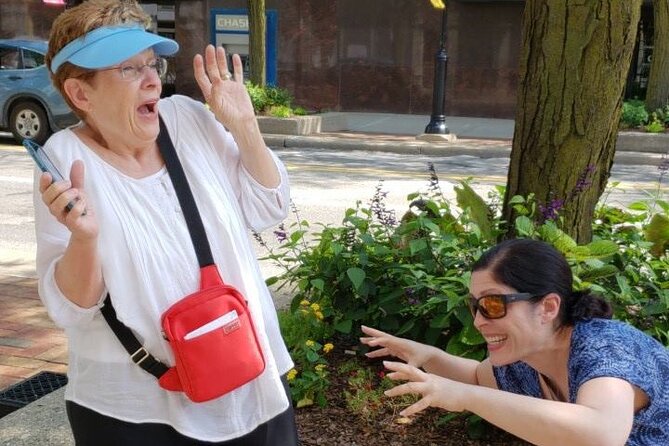Explore Des Moines With a Unique Scavenger Hunt by Operation City Quest - Smartphone Usage and Navigation