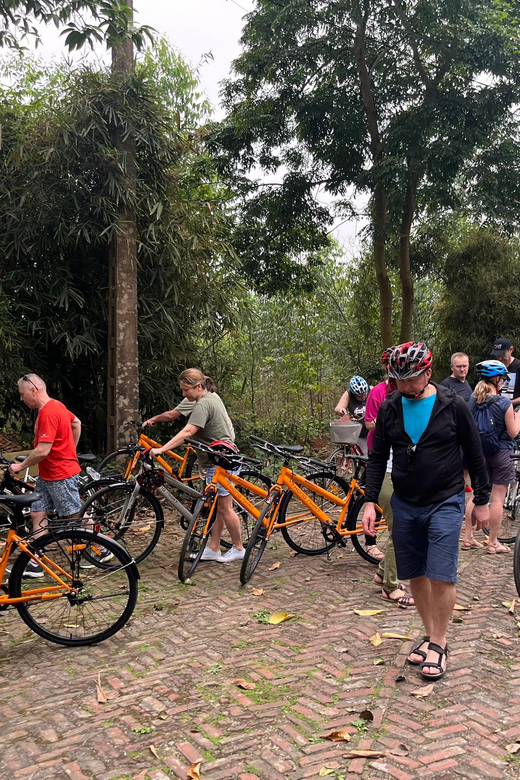 Explore Duong Lam Village With Mia Pagoda, Phung Hung Temple - Key Points