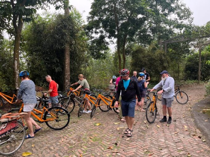 Explore Duong Lam Village With Mia Pagoda, Phung Hung Temple - Additional Information