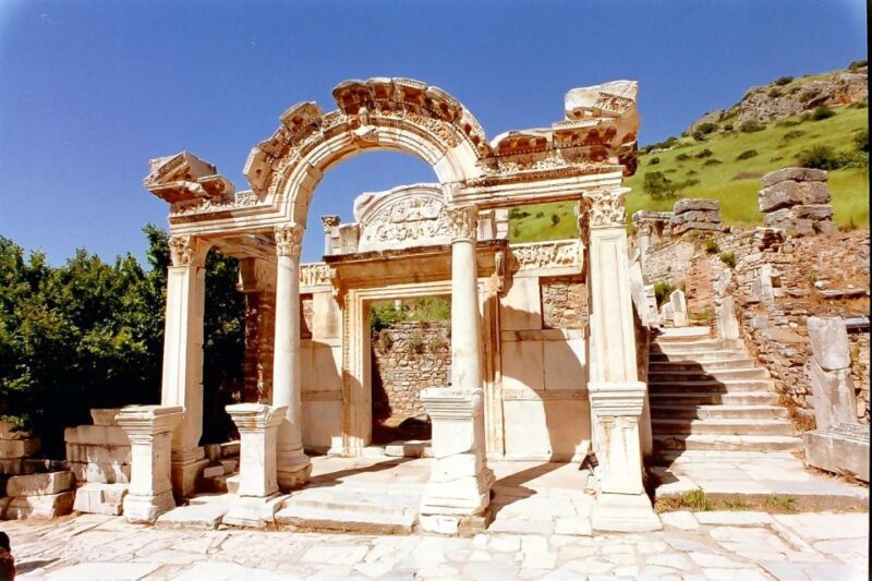 Explore Ephesus: Virgin Marry & Artemis With Lunch & Ticket - Itinerary Highlights