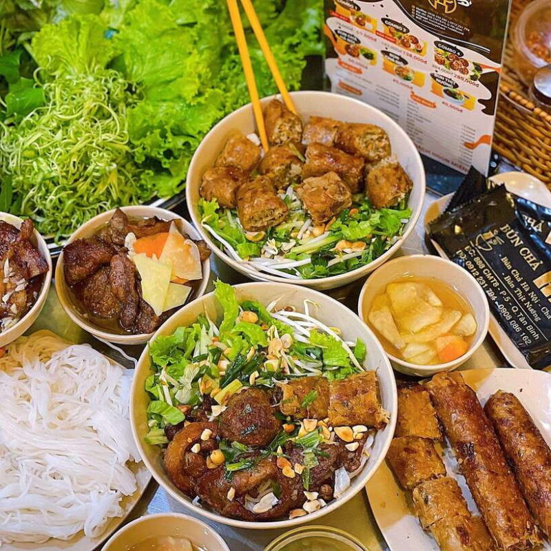 Explore Food Tour, Train Street and Egg Coffee in Capital - Key Points