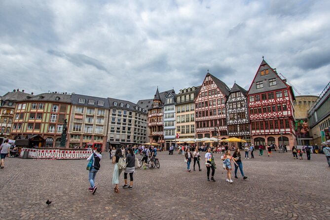 Explore Frankfurt in 60 Minutes With a Local - Personalized Sightseeing Approach