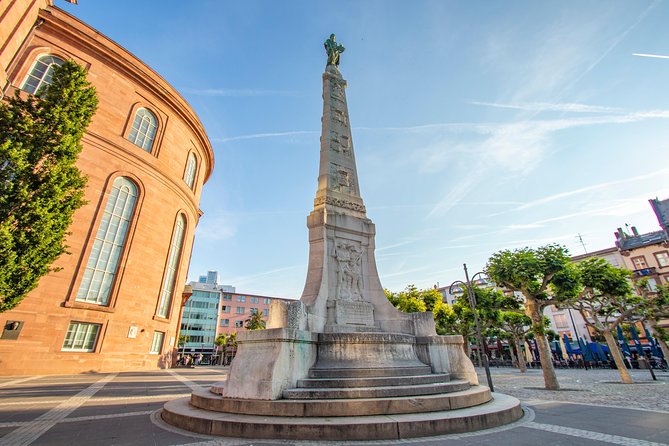 Explore Frankfurt'S Art and Culture With a Local - Accessibility and Participant Details