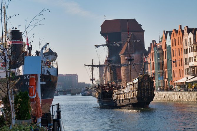 Explore Gdańsk: 6-Hour Private Guided Tour of Key Highlights - Knowledgeable and Attentive Guide