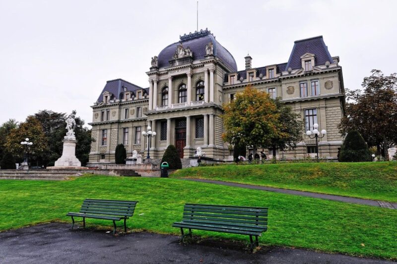 Explore Gems of Lausanne With Family - Palud Square
