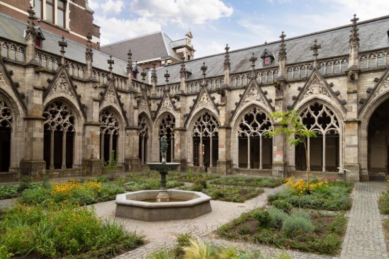 Explore Gems of Utrecht Walking Tour for Couples - Experience Description