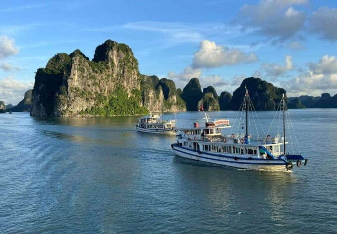 Explore Halong Bay Cruise With Lunch, Kayak, Thien Cung Cave - What to Bring