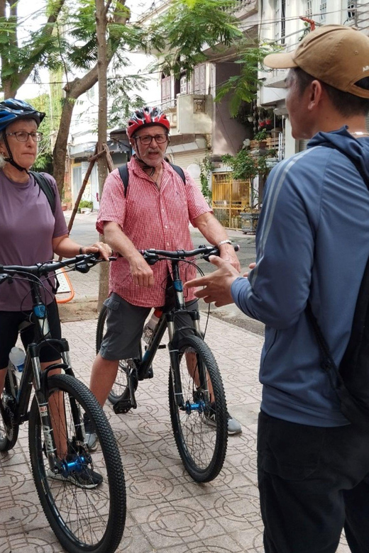 Explore Hanoi Down Town and Countryside Biking Tour - Biking Experience